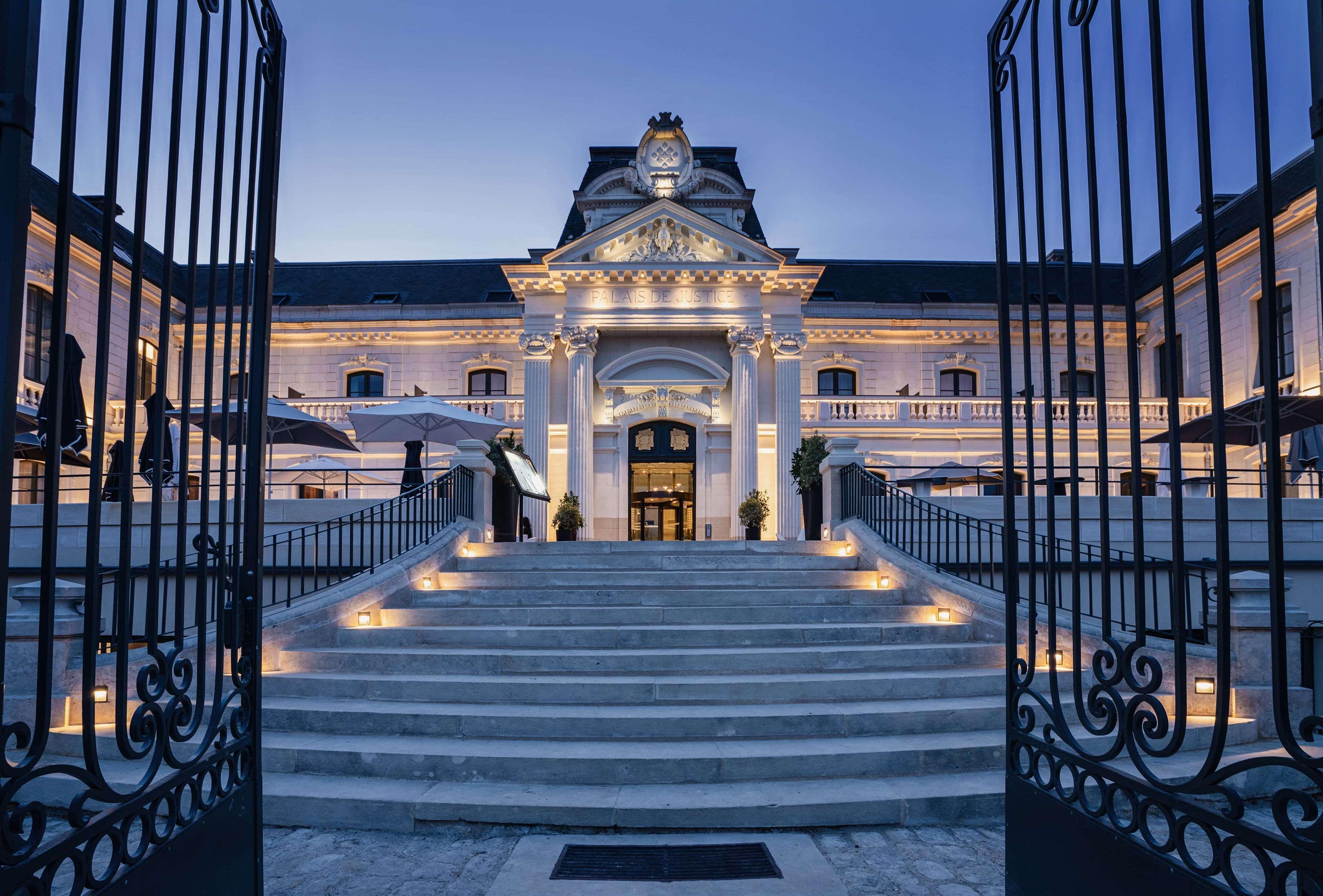 Best Western Premier Hotel De La Cite Royale Loches Exterior photo